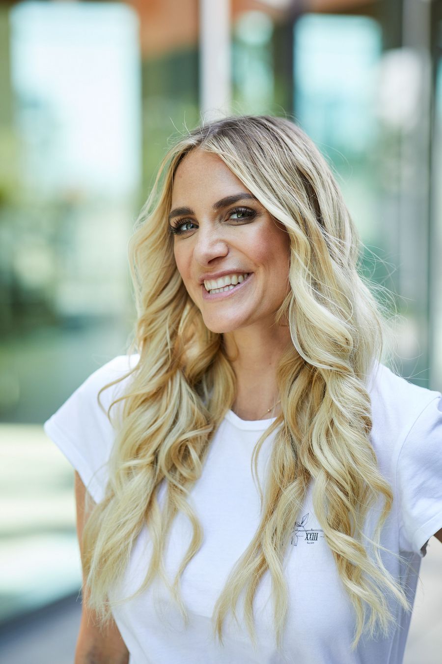 Anna Kraft ist eine der erfolgreichsten Sport-Moderatorin im deutschen Fernsehen. Seit 2015 lebt sie mit der Diagnose Multiple Sklerose. Foto: Dirk Spath.
Anna_Kraft_Credit_1_Dirk_Spath.jpeg