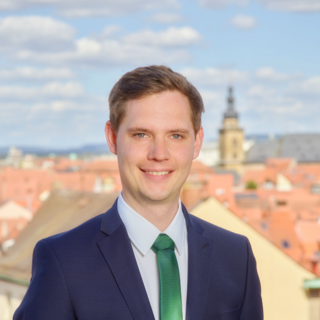 Jonas_Gluesenkamp.png